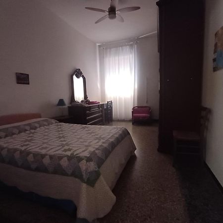 Super Central Rooms Con Uso Cucina กาญารี ภายนอก รูปภาพ
